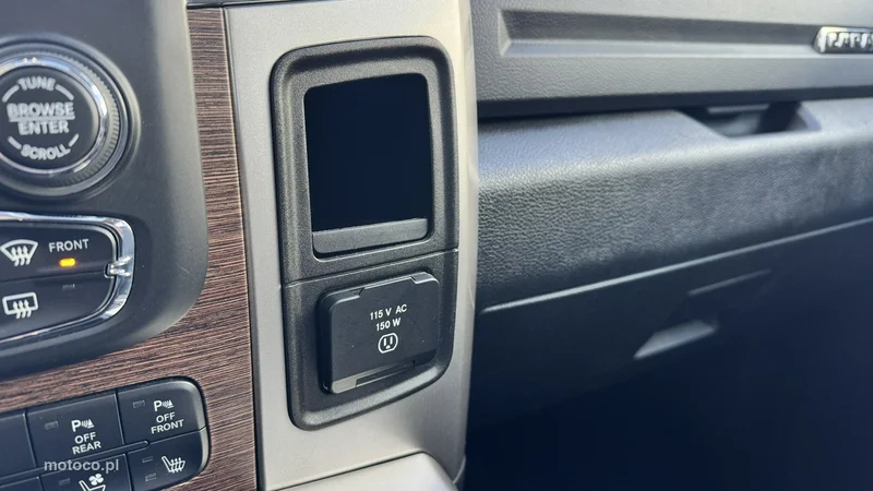 Dodge RAM 12