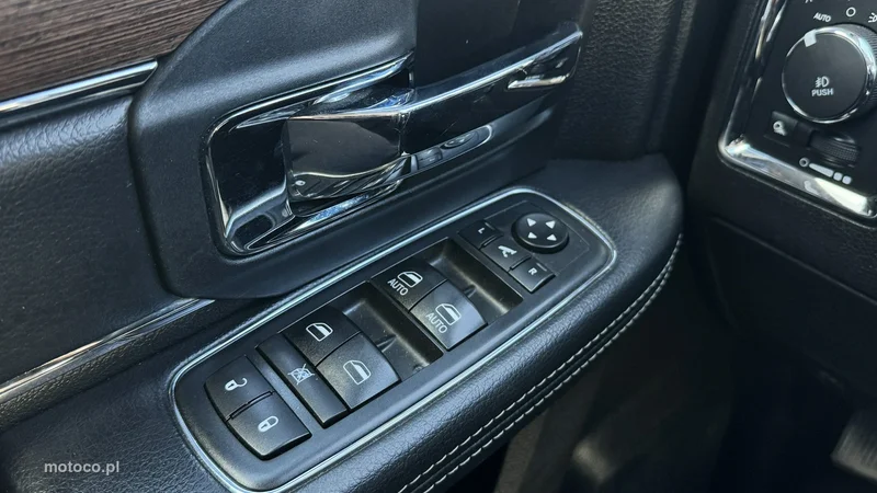 Dodge RAM 17