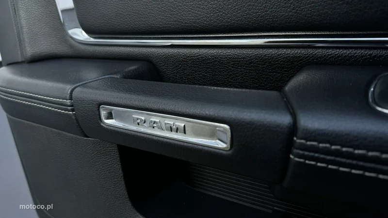 Dodge RAM 30