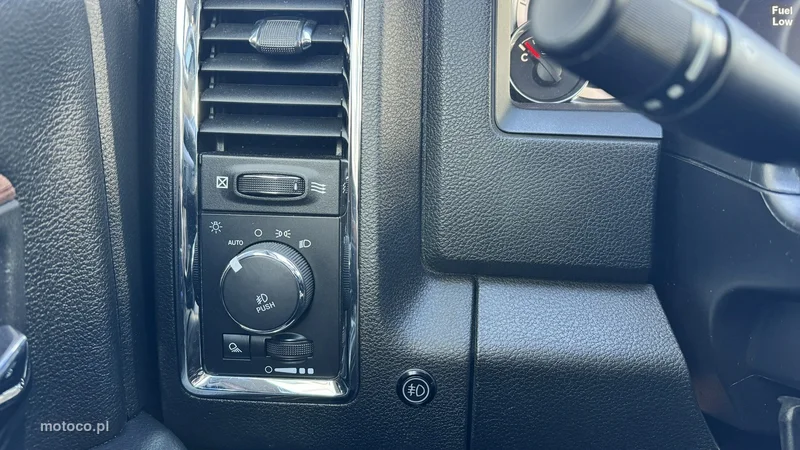 Dodge RAM 40