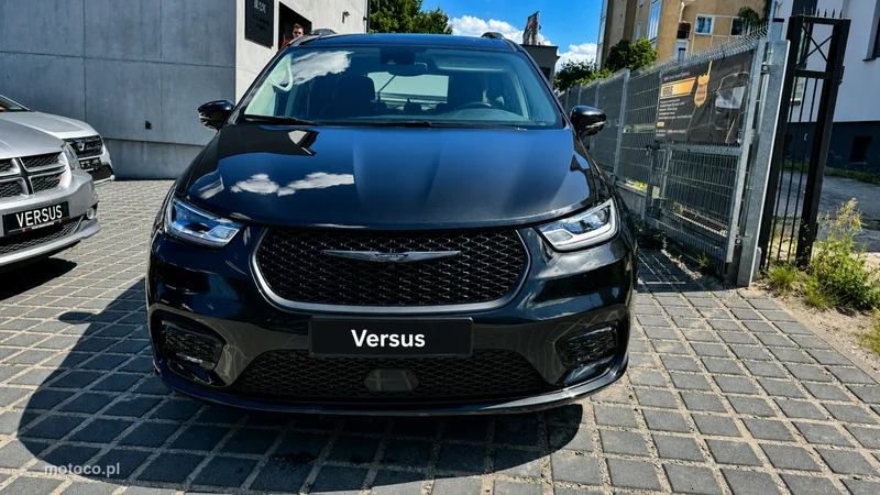 Chrysler Pacifica 2