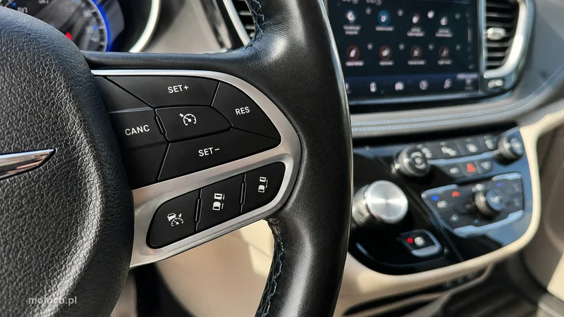 Chrysler Pacifica 13
