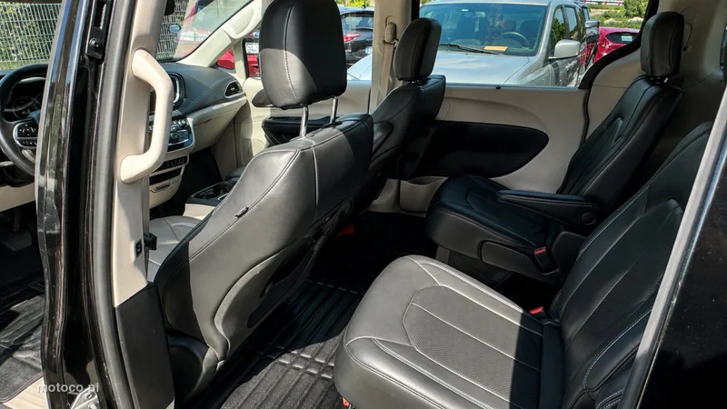 Chrysler Pacifica 28