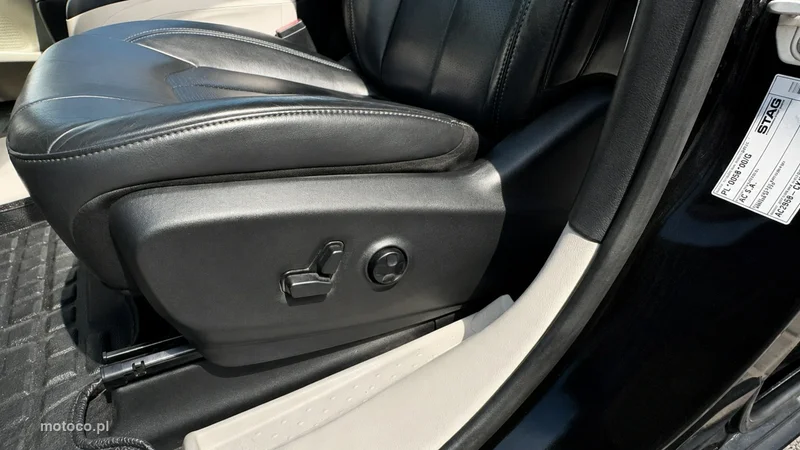 Chrysler Pacifica 36