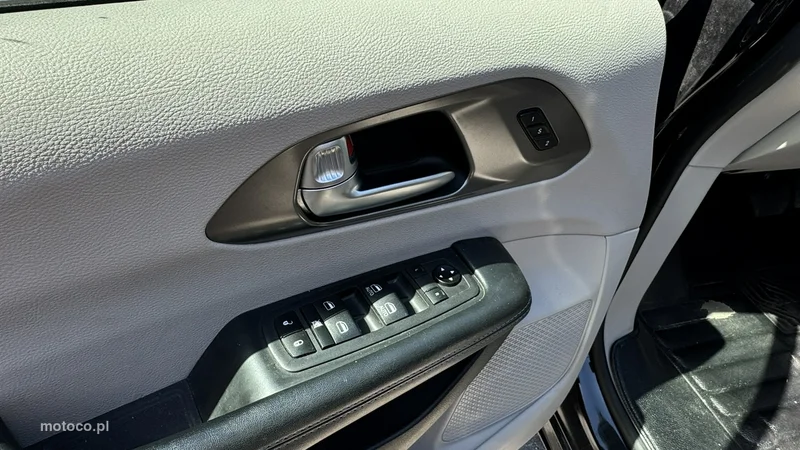 Chrysler Pacifica 37