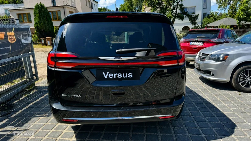 Chrysler Pacifica 5