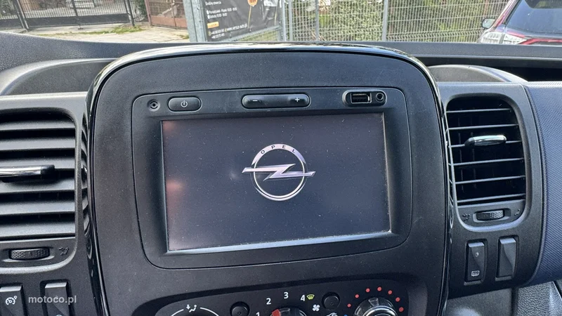 Opel Vivaro 21