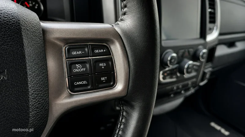 Dodge RAM 12