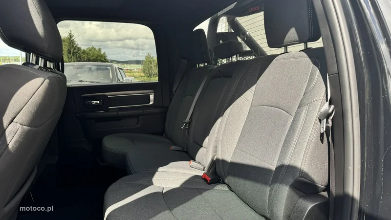 Dodge RAM 28