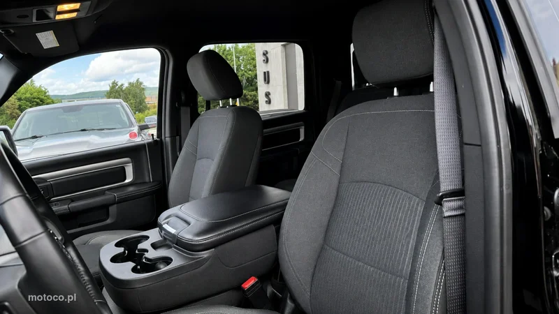 Dodge RAM 8