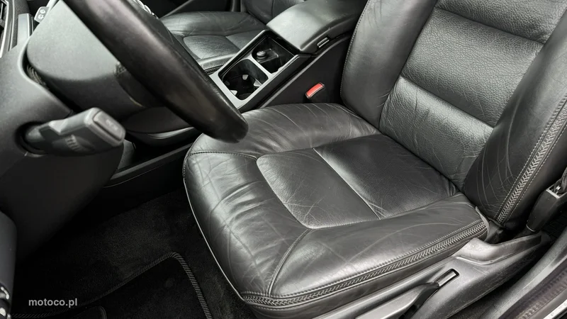 Volvo XC 70 28