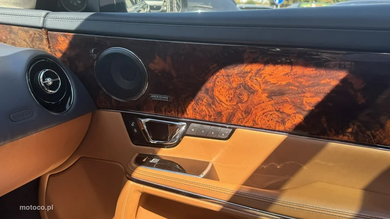 Jaguar XJ 22