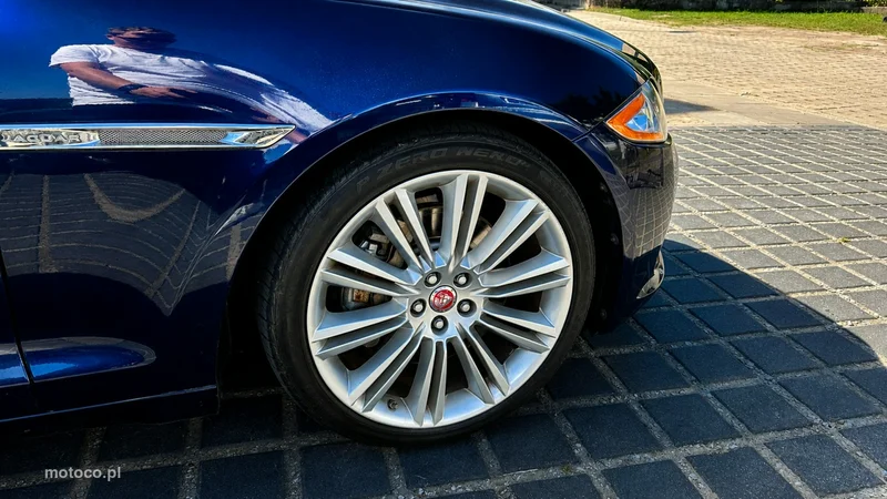 Jaguar XJ 51
