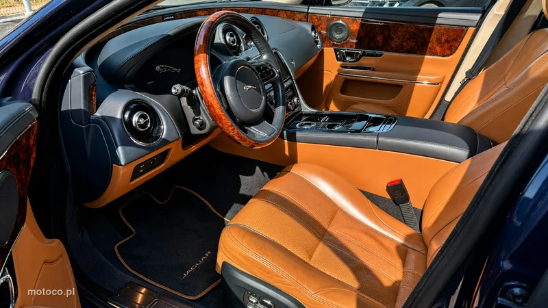 Jaguar XJ 7