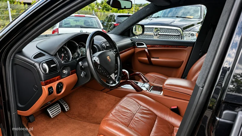 Porsche Cayenne 9PA Turbo 7
