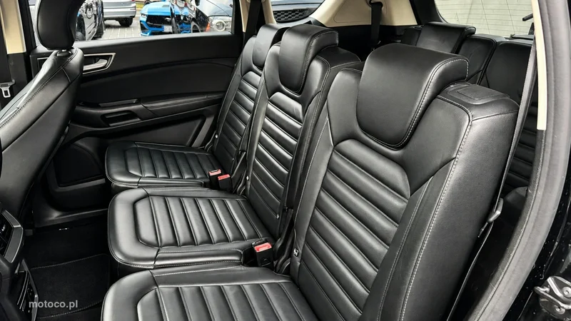 Ford S-Max II 14