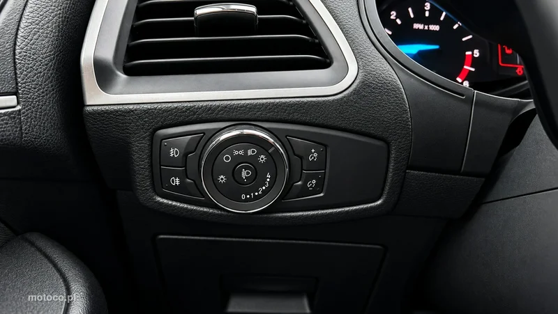 Ford S-Max II 15