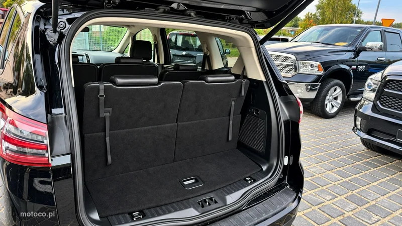 Ford S-Max II 16