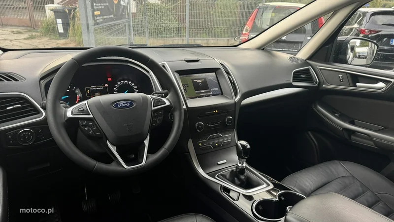Ford S-Max II 18