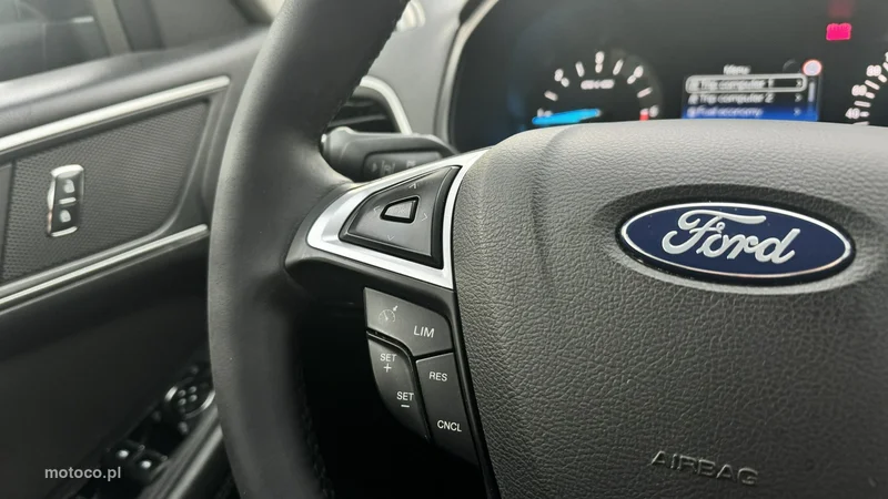 Ford S-Max II 24