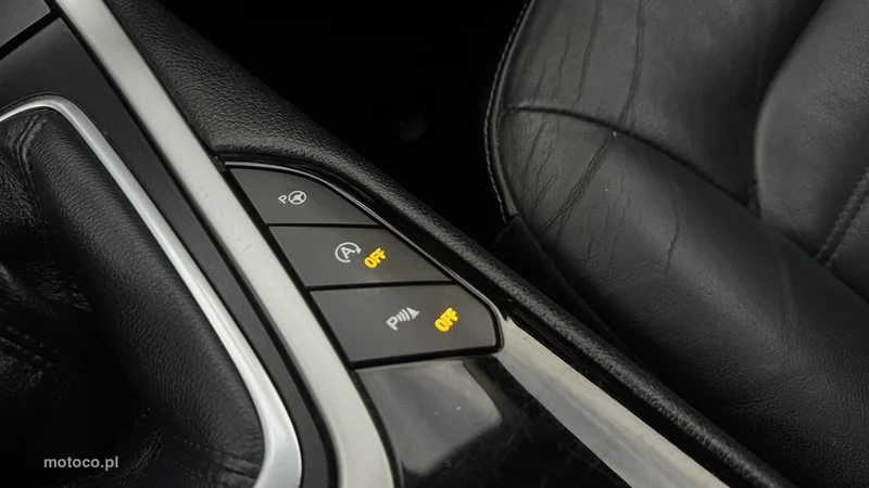 Ford S-Max II 25