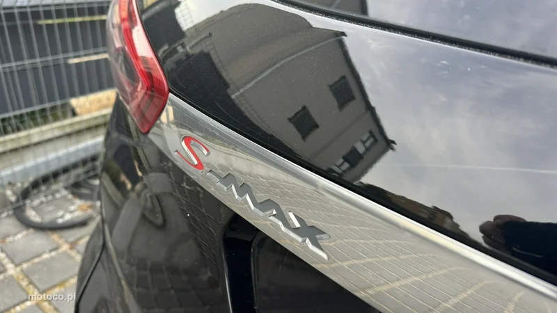 Ford S-Max II 34