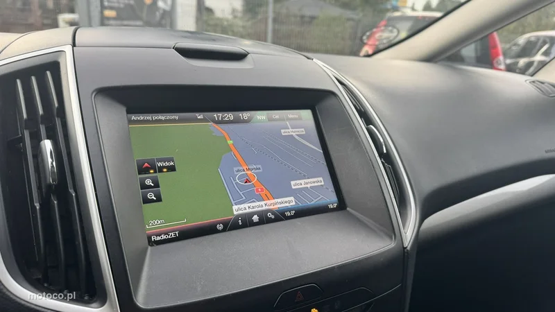 Ford S-Max II 36