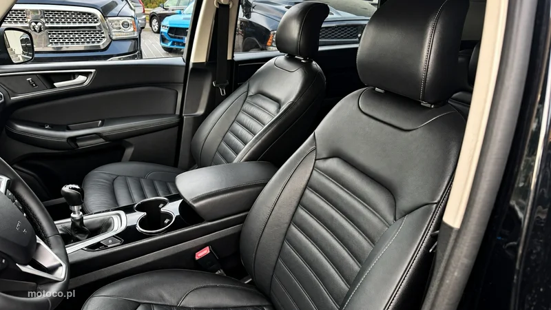 Ford S-Max II 10