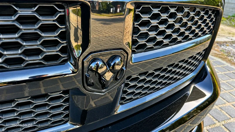 Dodge RAM 15