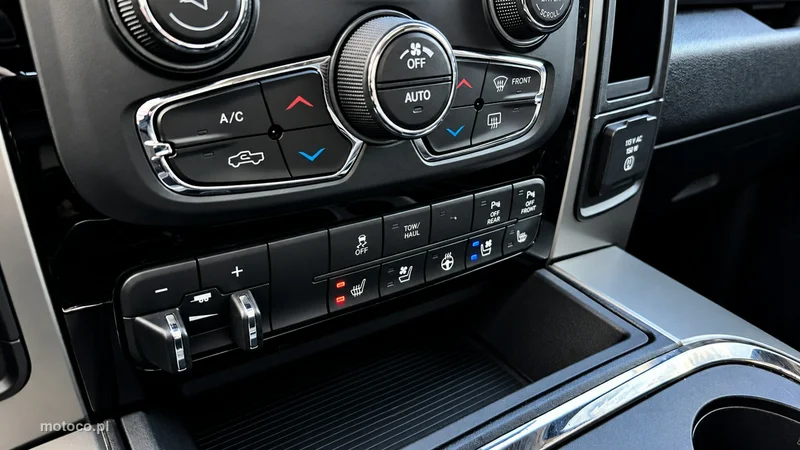 Dodge RAM 21