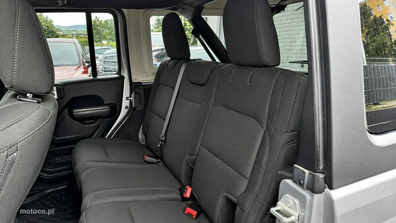 Jeep Wrangler 13