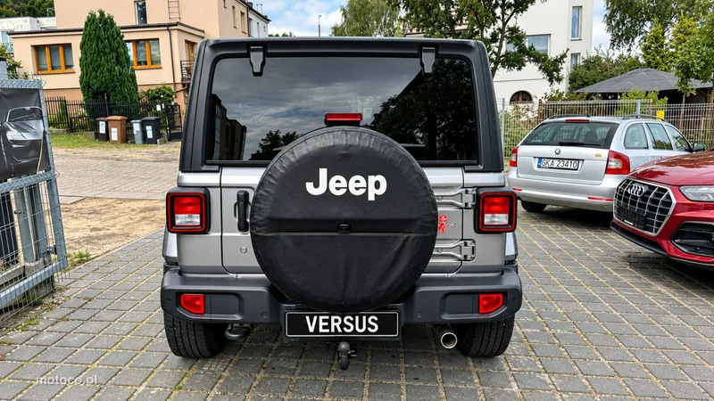 Jeep Wrangler 5
