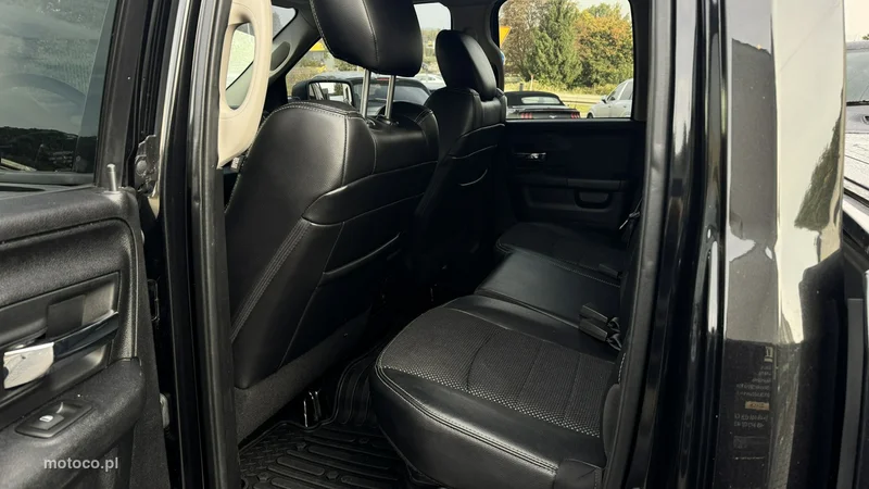 Dodge RAM 30
