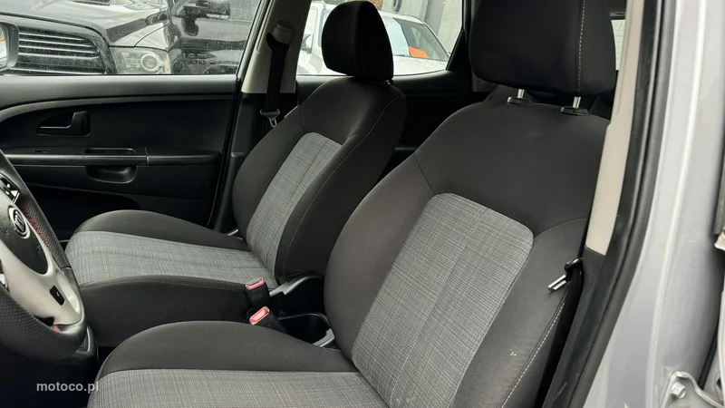 Kia Venga 10