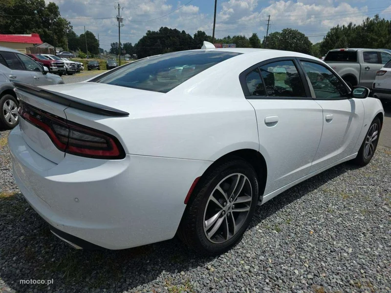 Dodge Charger 4