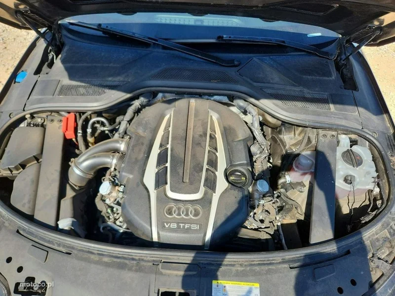 Audi A8 D5 11