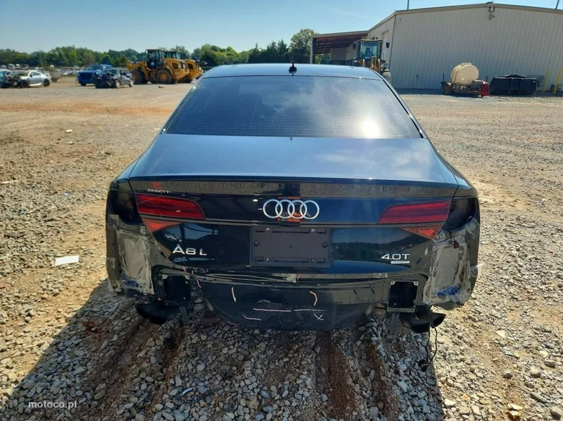 Audi A8 D5 6