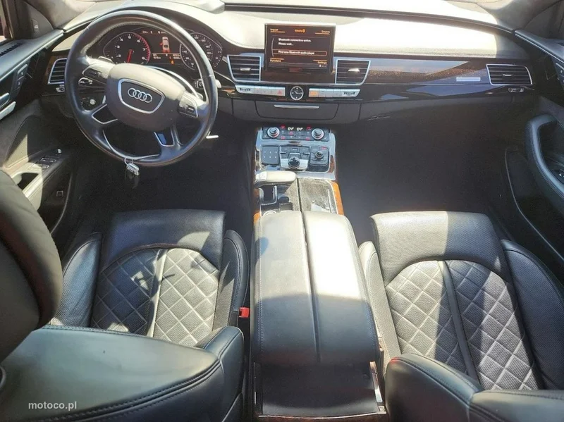 Audi A8 D5 8