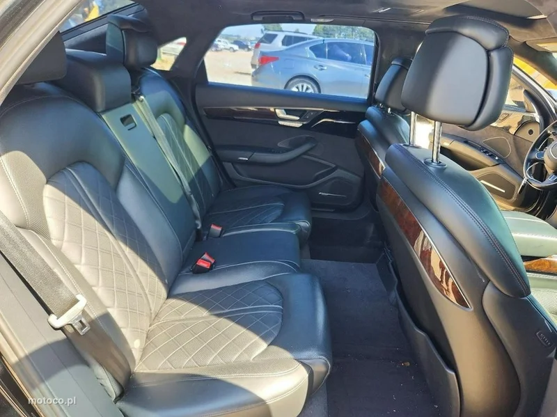 Audi A8 D5 10