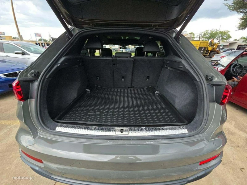 Audi Q3 F3 11