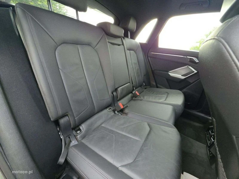 Audi Q3 F3 8
