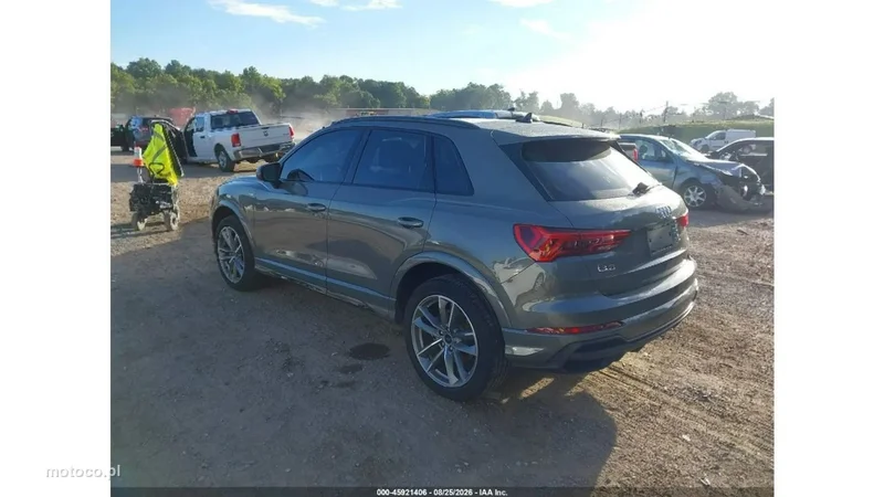 Audi Q3 F3 5