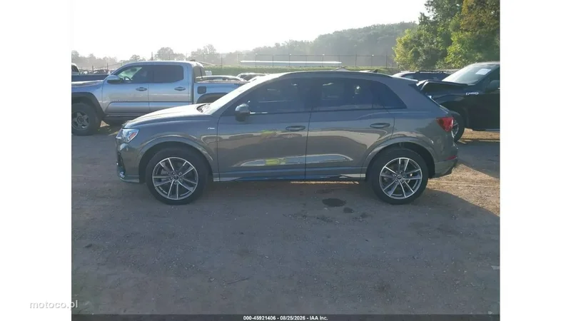 Audi Q3 F3 7
