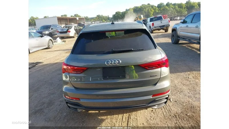 Audi Q3 F3 8