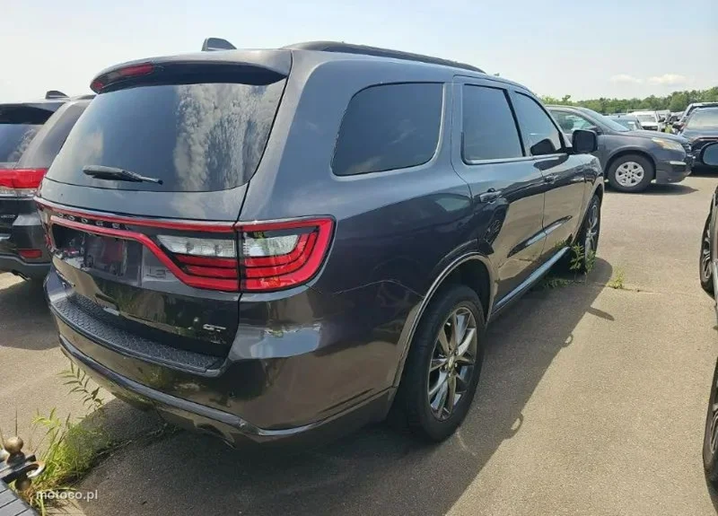 Dodge Durango 4