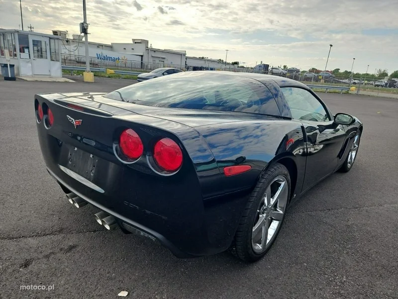 Chevrolet Corvette 4
