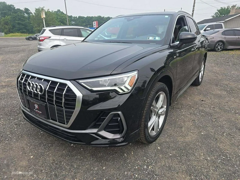 Audi Q3 F3