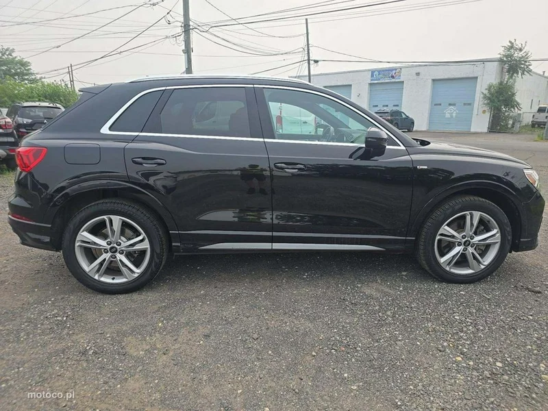 Audi Q3 F3 4
