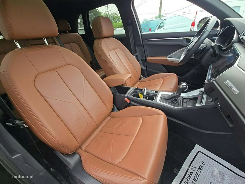 Audi Q3 F3 7