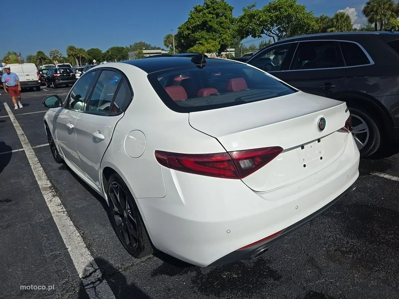 Alfa Romeo Giulia 5